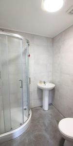 1 bed Studio - To Let - Photo 4