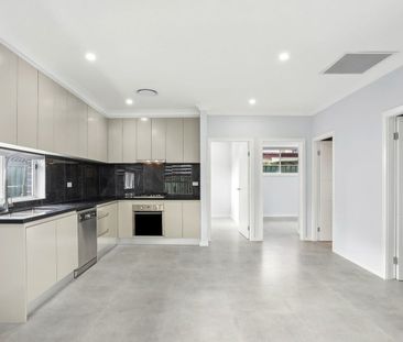 NEAT AND TIDY 2 BEDROOM FLAT - Photo 2