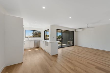 Newly Built Townhouse / Close To Public Transport - Photo 3