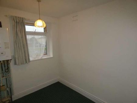 Warbreck Drive, Blackpool, FY2 - Photo 4