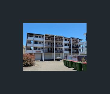 TWO BEDROOMS IN THE HEART OF KINGS BEACH - Photo 2