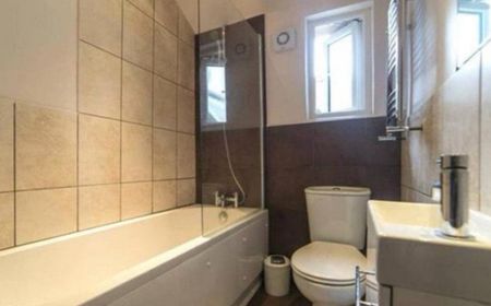 Room in a Shared House, Trundleys Road, SE8 - Photo 5