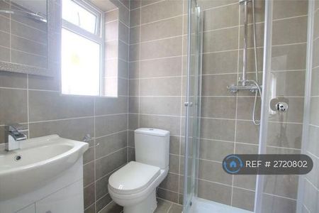 2 bedroom maisonette to rent - Photo 4