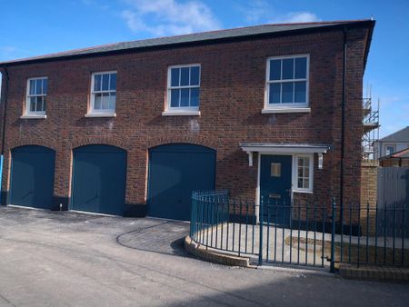 2 bedroom coach house to rent - Photo 5