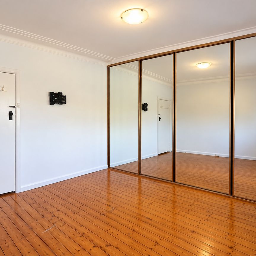 Modern 3 bedroom Home - Photo 1
