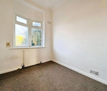 4 bedroom terraced house to rent - Photo 5