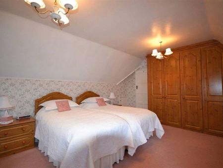 3 Bed Detached House, Imperial Drive, HA2 - Photo 3