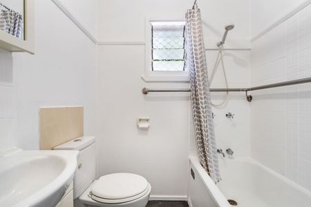 TWO BEDROOM UNIT IN SMALL COMPLEX - Photo 3