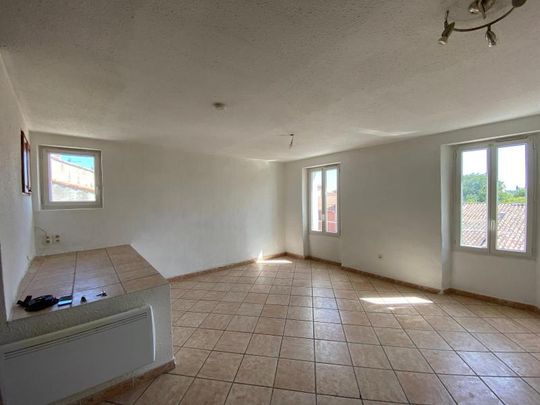 Location Appartement 2 pièces 40m² ST MAXIMIN LA STE BAUME 83470 - Photo 1