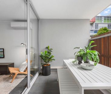 Fully Furnished One Bedroom Courtyard Apartment - Photo 5