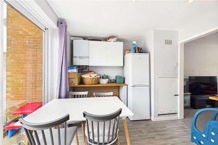 Midwinter Close, Tilehurst, Reading, Berkshire, RG30 - Photo 3