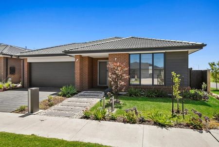 32-36 Fawkner Crescent, <p>Armstrong Creek, VIC 3217</p> - Photo 3