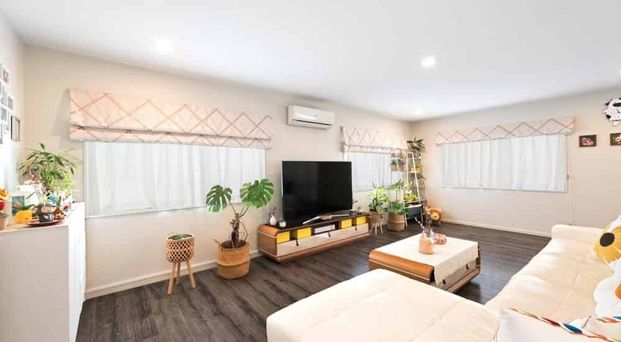 Spacious Family Home with 4 Bedrooms + Study 3.5 Bathrooms Double Garage - Photo 1
