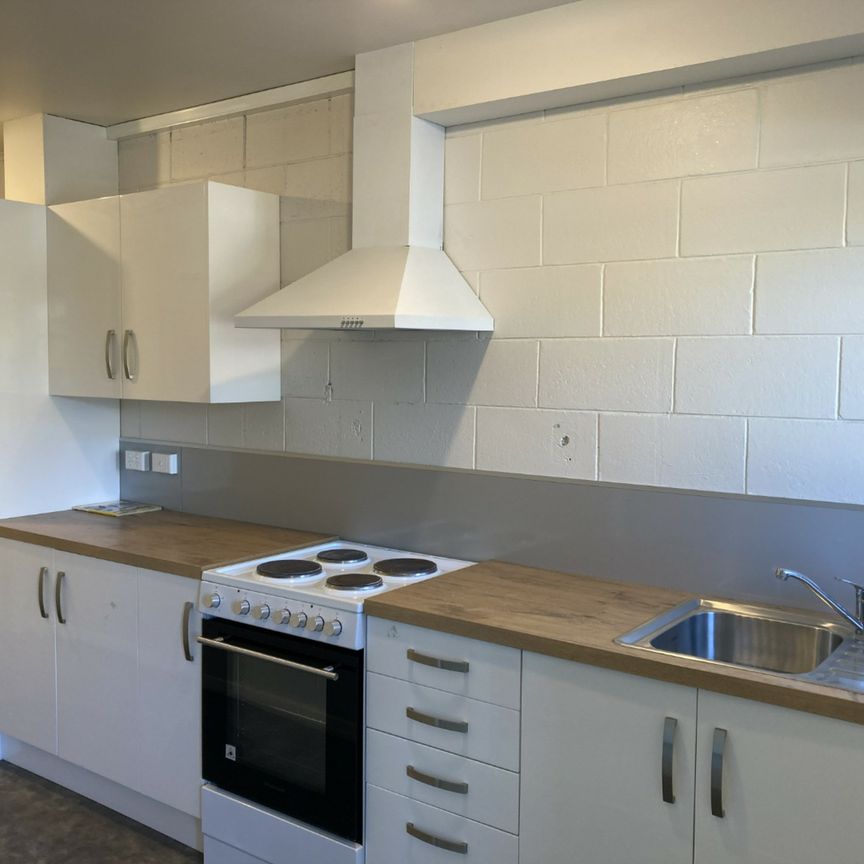 Easy Living - Photo 1