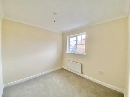 4 bedroom detached house to rent - Photo 4