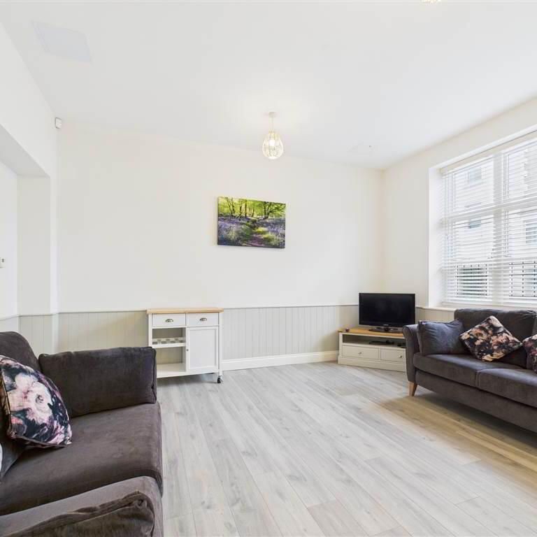 1 The Old Bank Building, 1 Great Georges Street, Warrenpoint, Newry, BT34 3LV - Photo 1