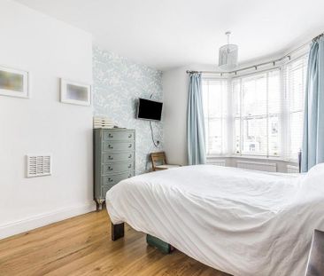 3 bedroom terraced house to rent - Photo 3