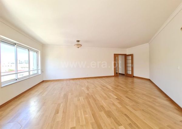 Apartamento T4 em Lisboa