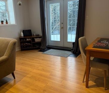 3 1/2 tout inclus à 5 min du CHUS - Photo 1