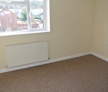 2 bedroom Property for rent - Photo 3