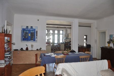 Charming Apartment of Three Bedrooms in Historical Villa, Ioanid park - Photo 3