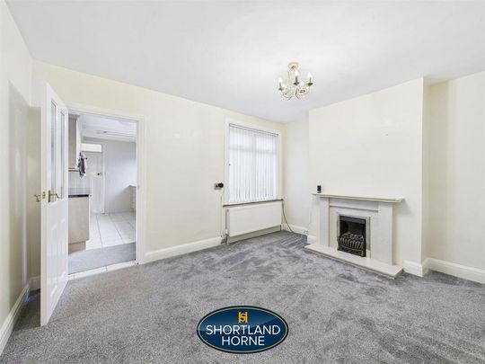 3 bedroom end of terrace house to rent - Photo 1