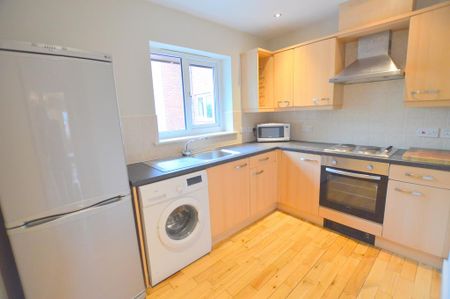 2 bedroom flat to rent - Photo 4