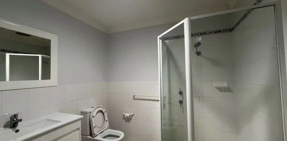 “Fantastic Location” - Photo 2