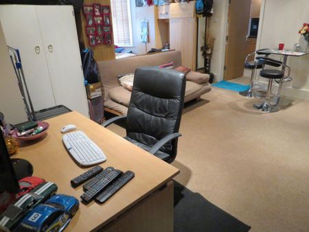 Studio to rent - Photo 5