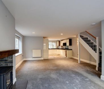 3 bedroom end of terrace house to rent - Photo 1