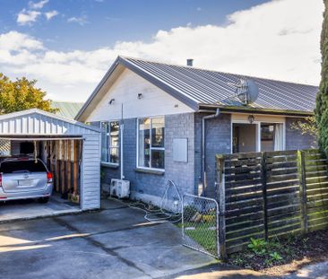 Awesome home with garage - Photo 3