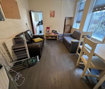4 bedroom terraced house to rent - Photo 5