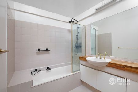 Furnished 2 Bedroom Unit in City - Photo 4