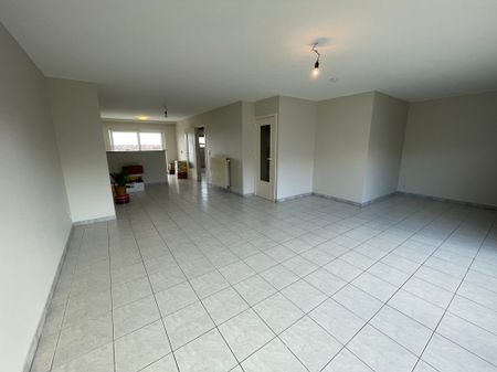 Mooi duplexappartement met drie slaapkamers en twee zongerichte terrassen. - Photo 5