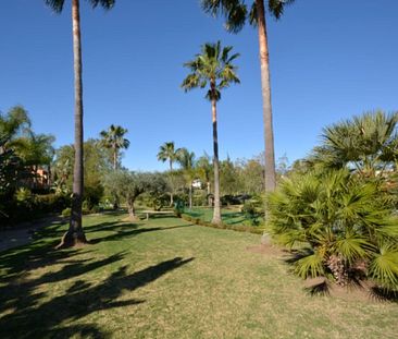 Townhouse in Guadalmina Baja - Photo 3