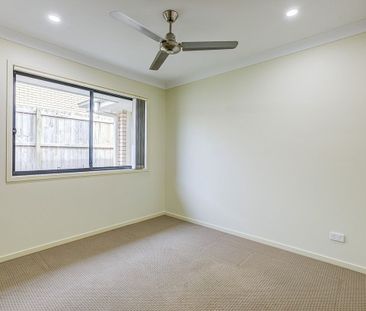 Perfect For The School Run - Walk Straight Across The Road! - Photo 1