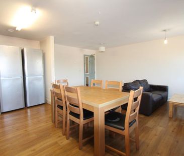 6 bedroom flat to rent - Photo 2