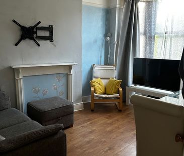 2 Bed Terraced House, Hearsall Lane, CV5 - Photo 1