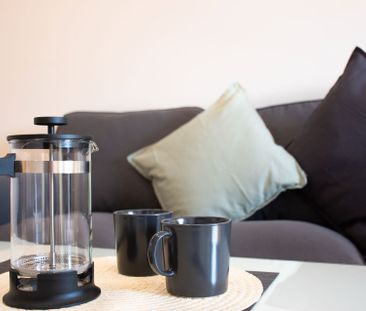 Apartamento de alquiler en Calle Secoya, Parque Alcosa - Photo 2