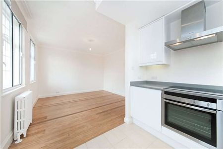 A modern studio on the top floor with lift in this popular block close to Marylebone High Street. - Photo 2