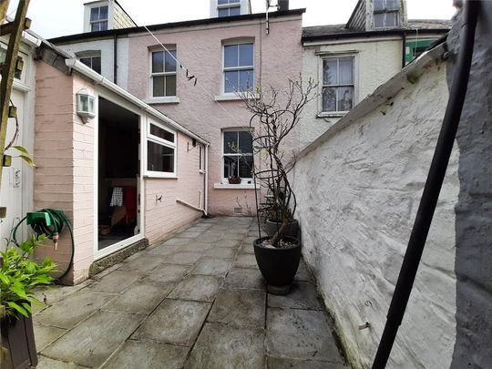 3 bedroom terraced house to rent - Photo 1