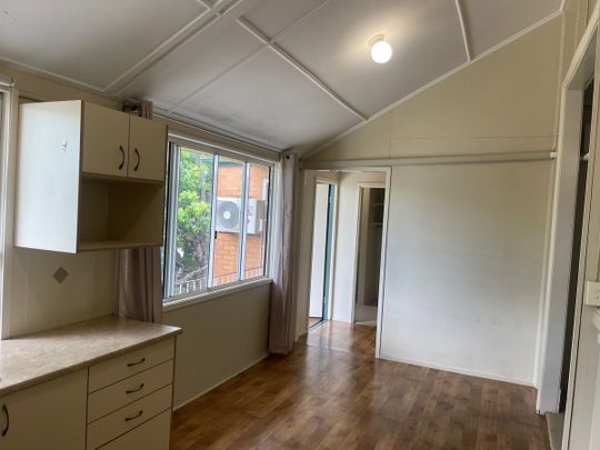 Exceptional Urban Living: Spacious 1-Bedroom Rental - Photo 1