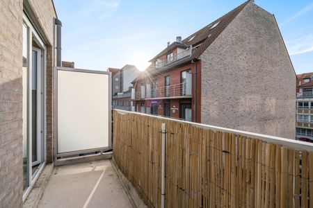 Volledig instapklaar, hedendaags en zeer stijlvol gemeubeld appartement met 2 slaapkamers - Photo 5