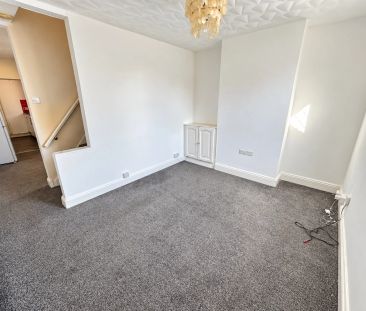 To Rent Albany Road, Chatham, ME4 £1,300 pcm - Photo 1