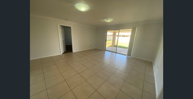 4 BEDROOM HOUSE LOCATED HILLVUE - Photo 1