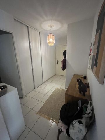 BLAGNAC PROX PLACE REVOLUTION T3 de 61 m2 avec terrasse et parking - Photo 4