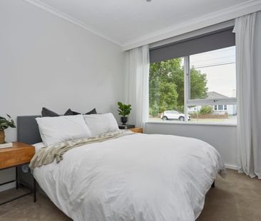 Renovated 2 bedroom apartment - Photo 2