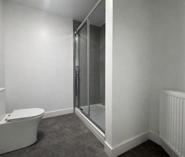 1 bedroom in a flat share to rent - Photo 3