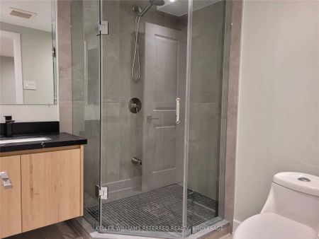 For Lease - 920 Stonehaven Avenue, Newmarket, Ontario - Photo 3