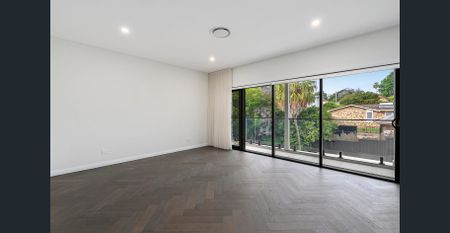 Brand-New Luxury Family Residence in Premier Putney Location - Photo 3